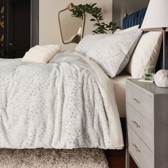 NWT THRESHOLD KING 3PC FauxFur Comforter Set In$309 MSRP